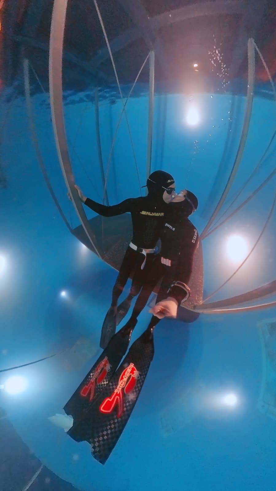 Platzhalterbild Unterwasserkuss (kuss2.jpeg)